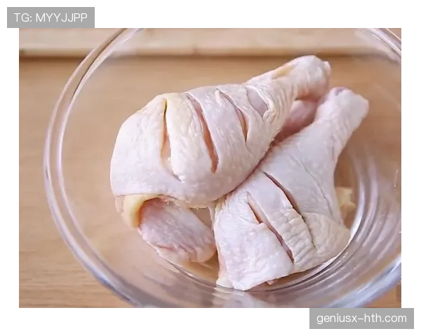 乔丹·汤普森训练完直接啃鸡腿？这自律人设有点扛不住啊