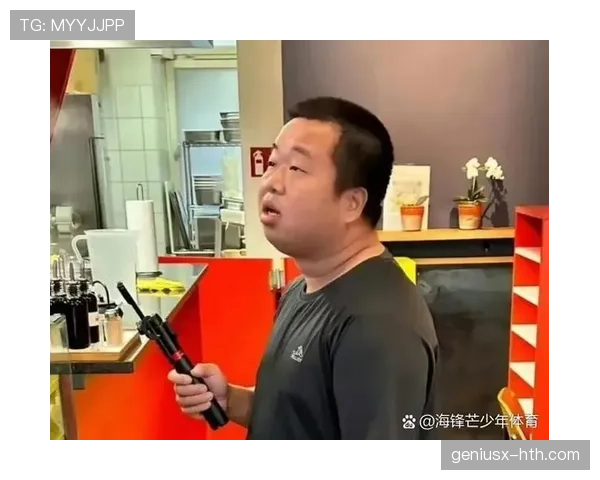 覃海洋朋友圈豪宅照刚刷完，赛后穿拖鞋拎外卖坐路边——这反差笑死我了